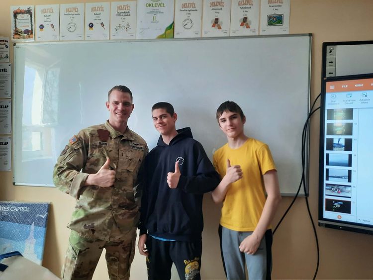 Amerikai diplomáciai és katonai látogatás a Perczelben